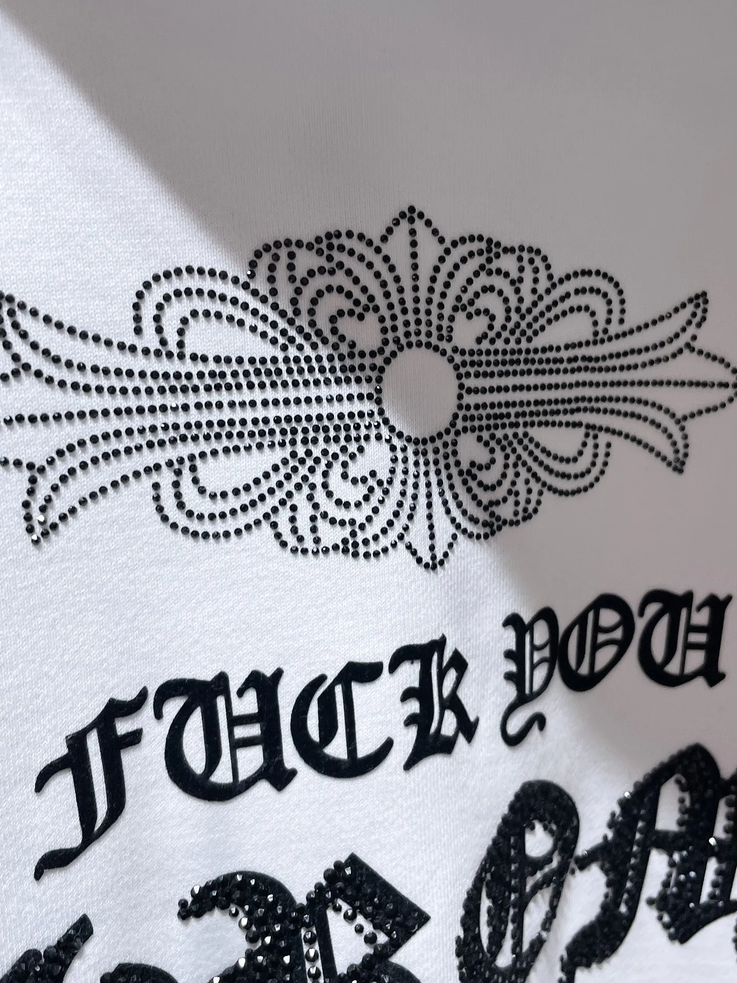 P270 Chrome Hearts Autumn and Winter 2025 counter synchronization❤️ Heavy-duty horseshoe Sanskrit letter hooded sweatshirt, hot diamond ➕ silicone ➕ flocking, improved customized version 1:1 high-gram weight high-quality fabric Recommended color: white black code number: S, M, L, XL